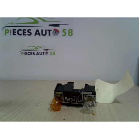 Platine feu arriere droit RENAULT  d’occasion