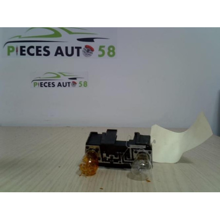 Platine feu arriere droit RENAULT  d’occasion