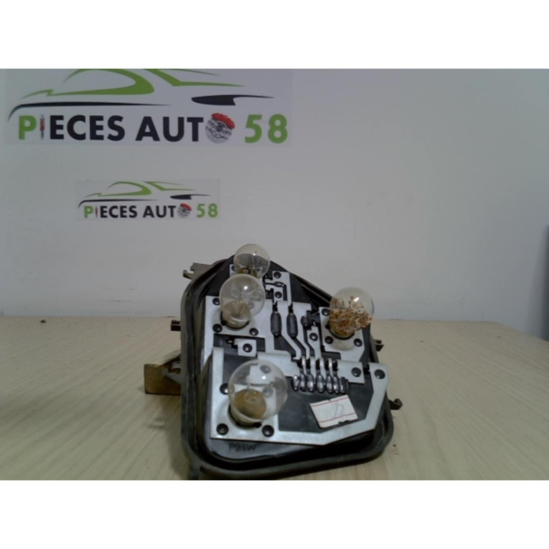 Platine feu arriere droit RENAULT  d’occasion