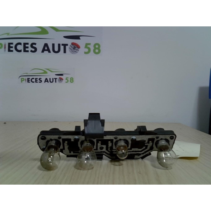 Platine feu arriere droit VOLKSWAGEN  d’occasion