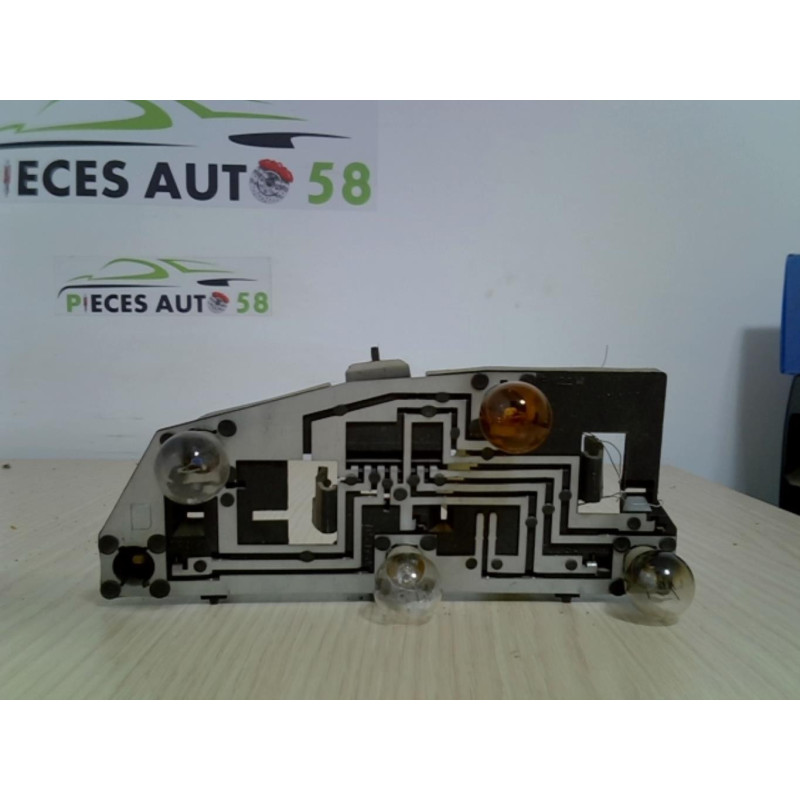 Platine feu arriere droit PEUGEOT  d’occasion