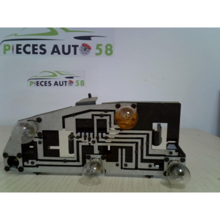 Platine feu arriere droit PEUGEOT  d’occasion