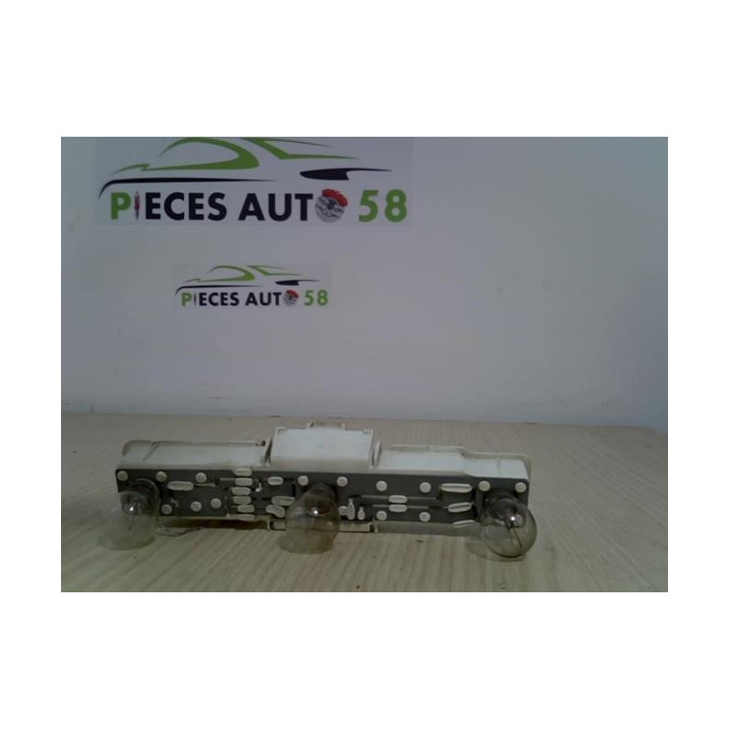 Platine feu arriere droit RENAULT  d’occasion