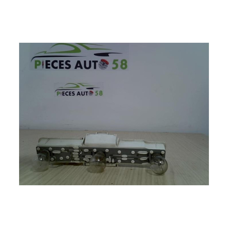 Platine feu arriere gauche RENAULT  d’occasion