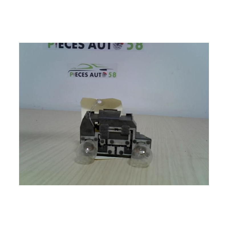 Platine feu arriere droit RENAULT MEGANE 1 PHASE 2 d’occasion