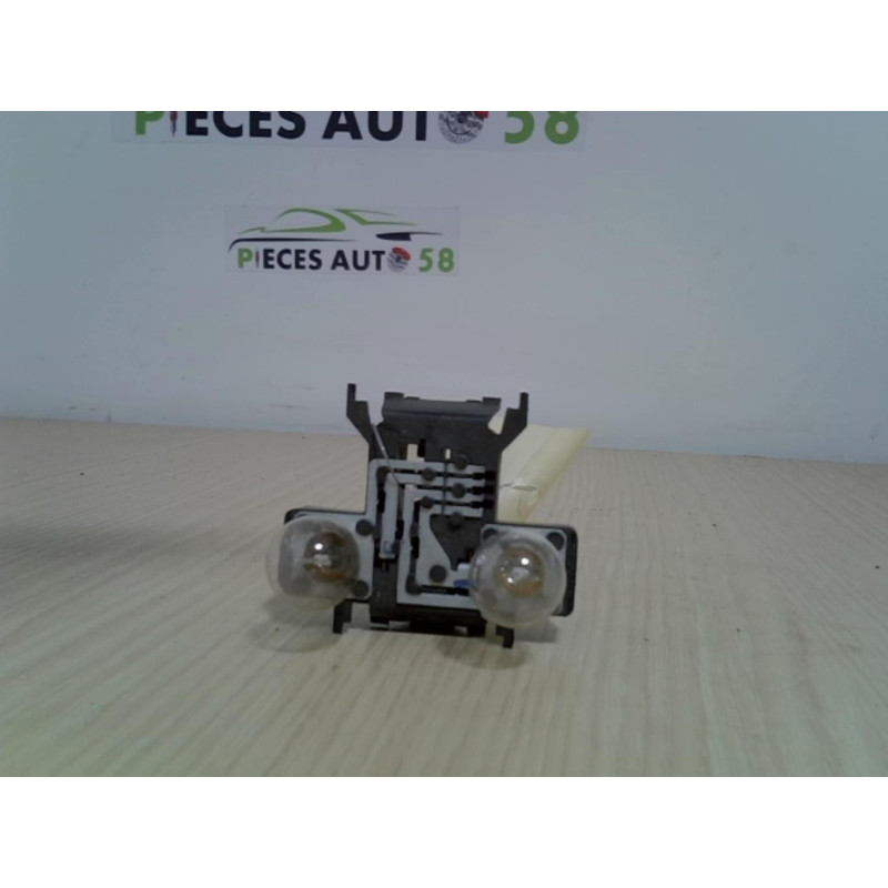 Platine feu arriere gauche RENAULT MEGANE 1 PHASE 2 d’occasion
