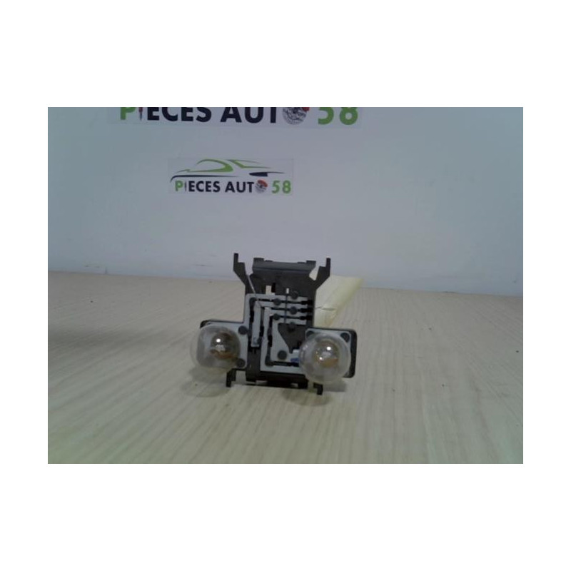 Platine feu arriere gauche RENAULT MEGANE 1 PHASE 2 d’occasion