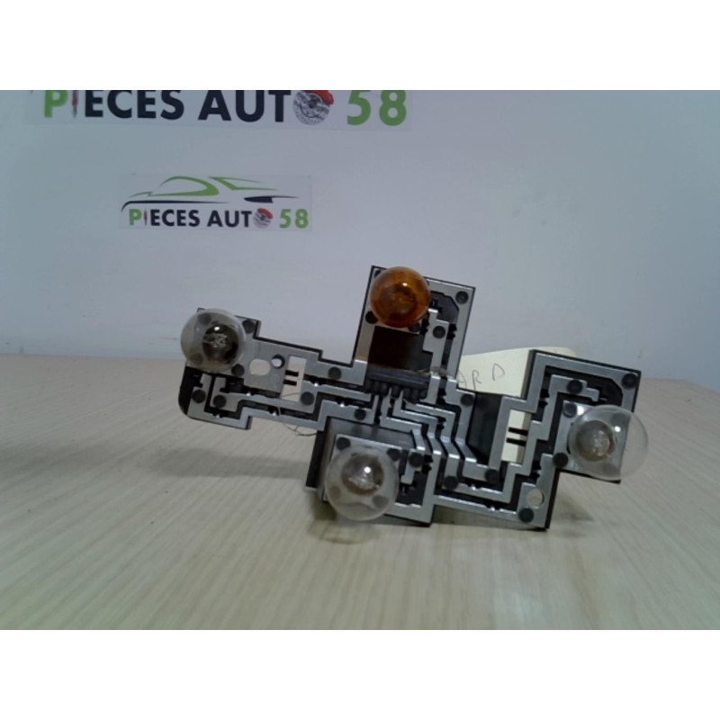 Platine feu arriere droit RENAULT  d’occasion