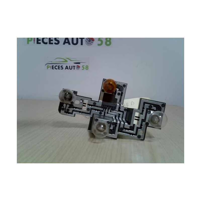 Platine feu arriere droit RENAULT  d’occasion