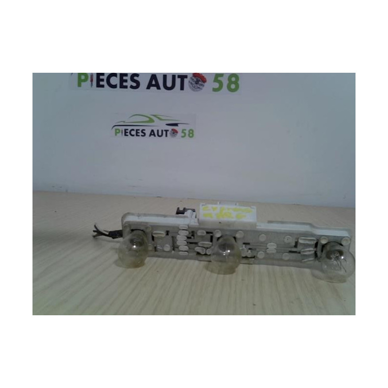 Platine feu arriere gauche RENAULT EXPRESS PHASE 1 d’occasion