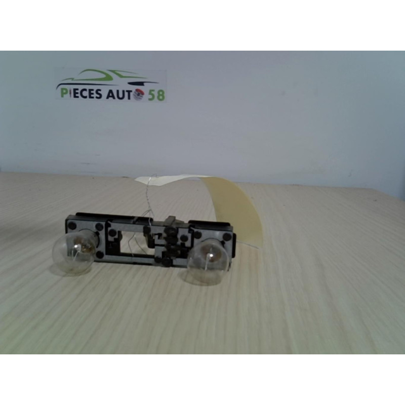 Platine feu arriere droit RENAULT  d’occasion