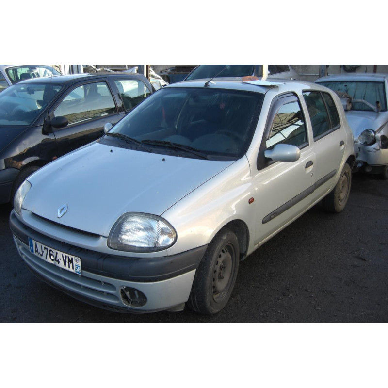 Platine feu arriere gauche RENAULT CLIO 2 PHASE 1 d’occasion