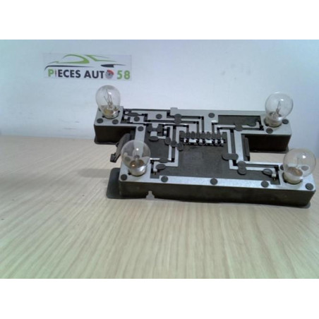 Platine feu arriere gauche RENAULT CLIO 1 PHASE 3 d’occasion