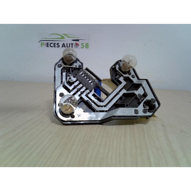 Platine feu arriere droit AUDI A4 1 PHASE 1 d’occasion