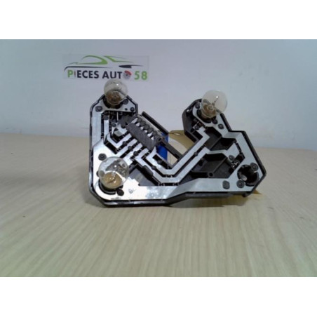 Platine feu arriere droit AUDI A4 1 PHASE 1 d’occasion
