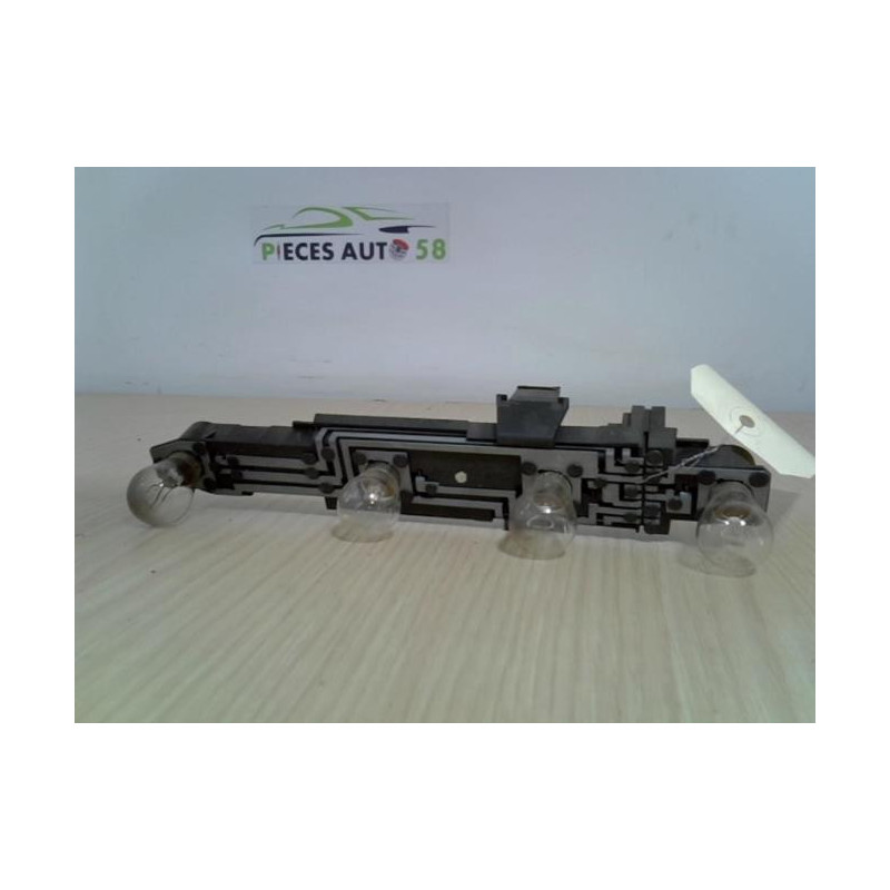 Platine feu arriere droit RENAULT LAGUNA 1 PHASE 2 BREAK d’occasion