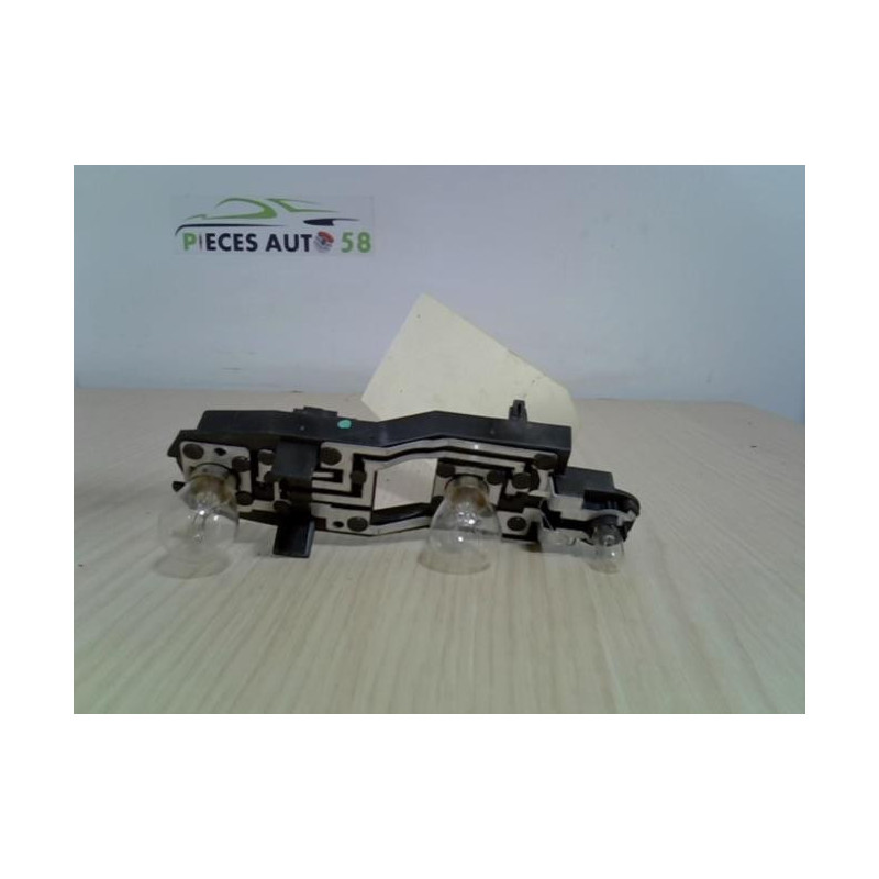 Platine feu arriere droit RENAULT LAGUNA 2 PHASE 2 d’occasion