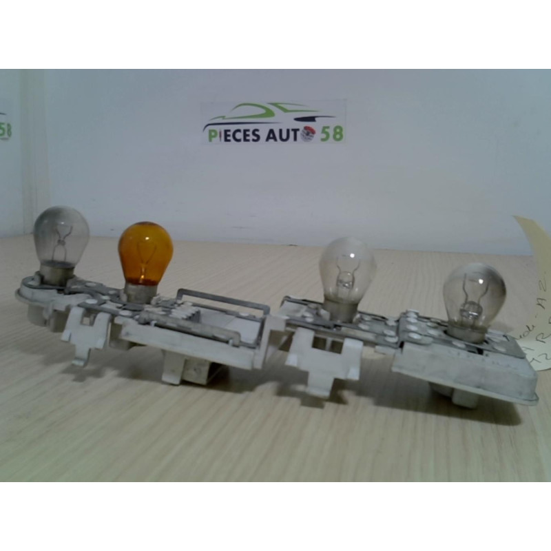 Platine feu arriere droit AUDI  d’occasion