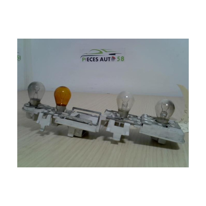 Platine feu arriere droit AUDI  d’occasion