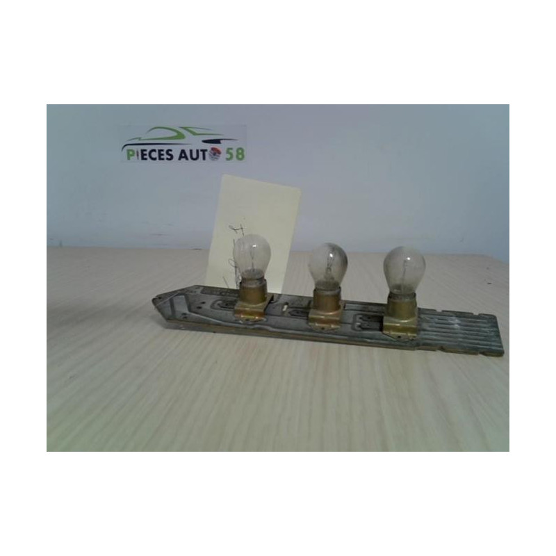 Platine feu arriere droit RENAULT  d’occasion