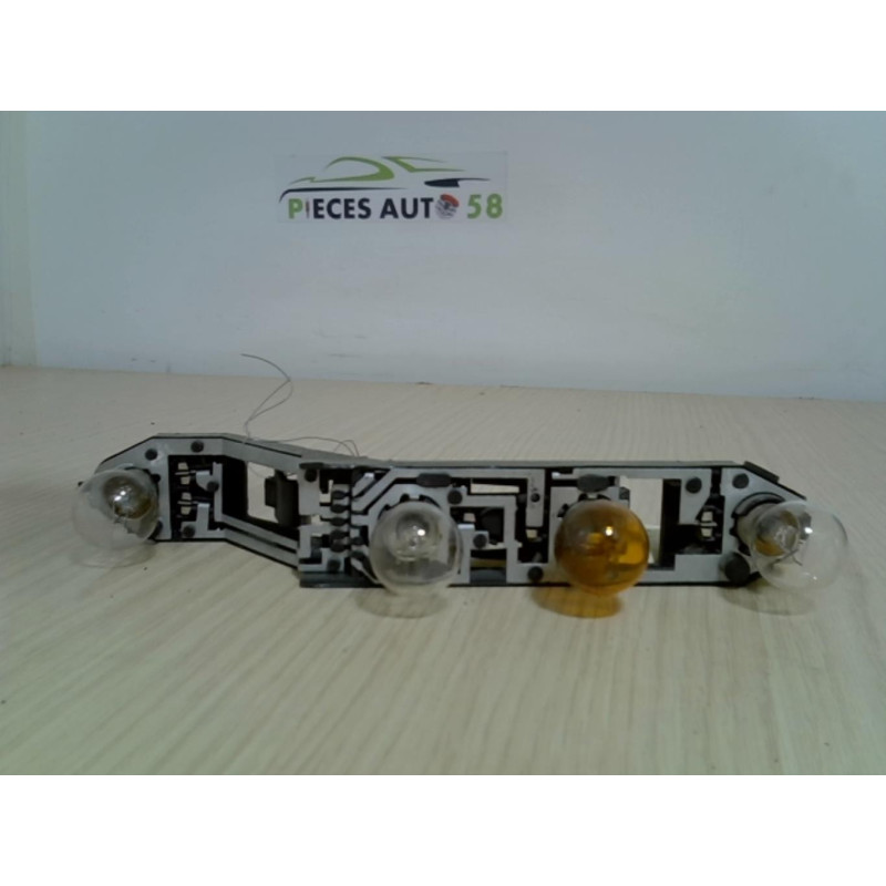 Platine feu arriere droit RENAULT MEGANE 2 PHASE 1 d’occasion