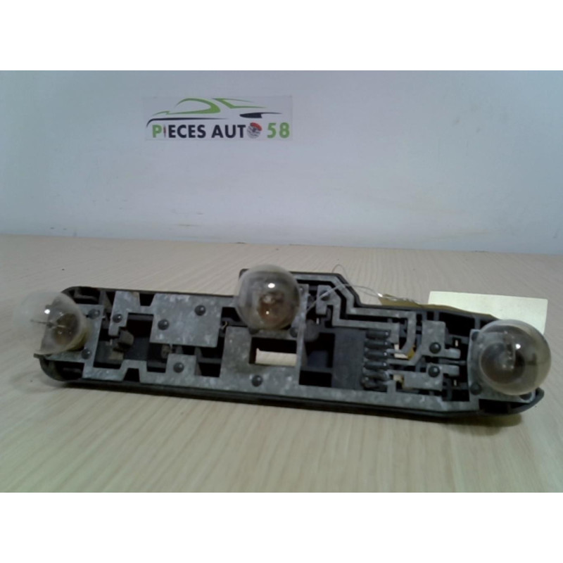 Platine feu arriere gauche RENAULT MEGANE 1 BREAK d’occasion