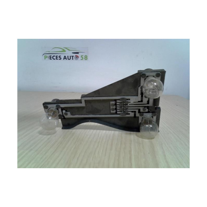 Platine feu arriere droit RENAULT MEGANE 1 PHASE 1 COUPE d’occasion