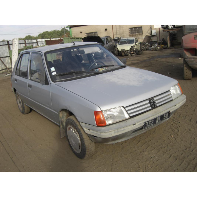 Leve vitre mecanique avant droit PEUGEOT 205 PHASE 1 d’occasion