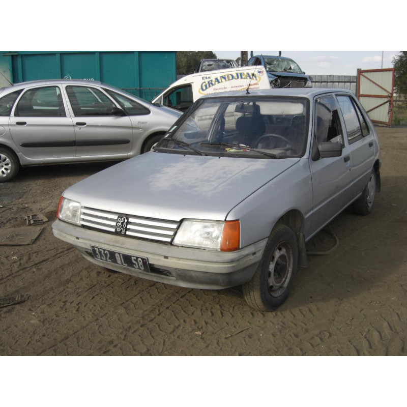 Leve vitre mecanique avant droit PEUGEOT 205 PHASE 1 d’occasion