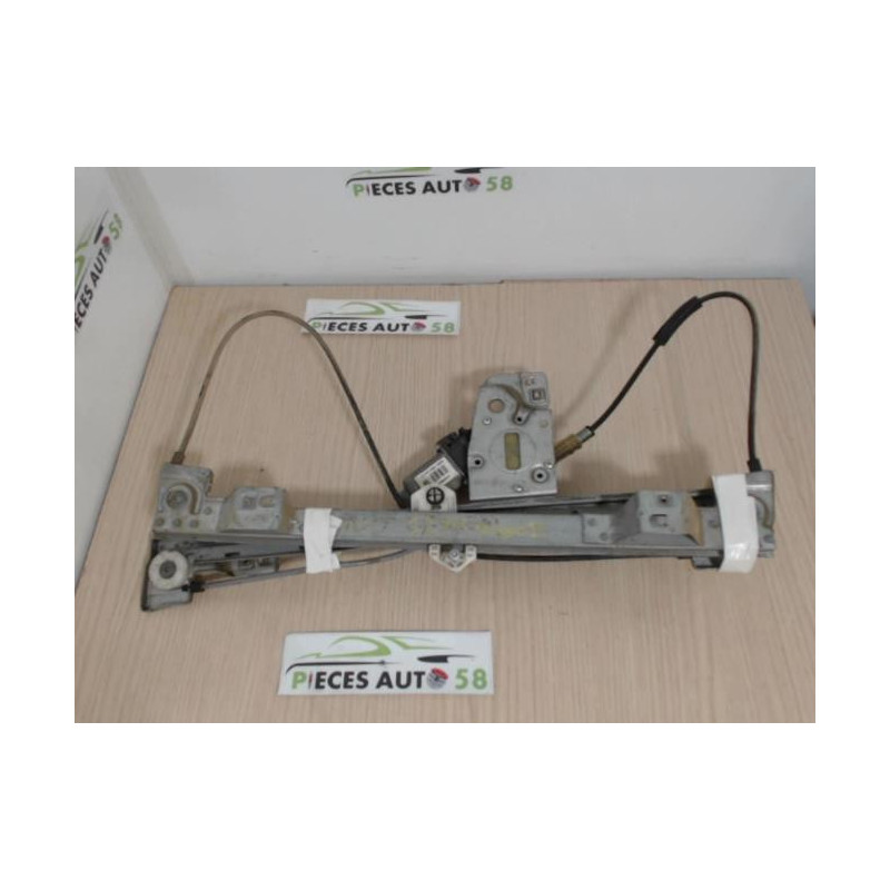 Leve vitre electrique avant droit RENAULT KANGOO 2 PHASE 1 d’occasion