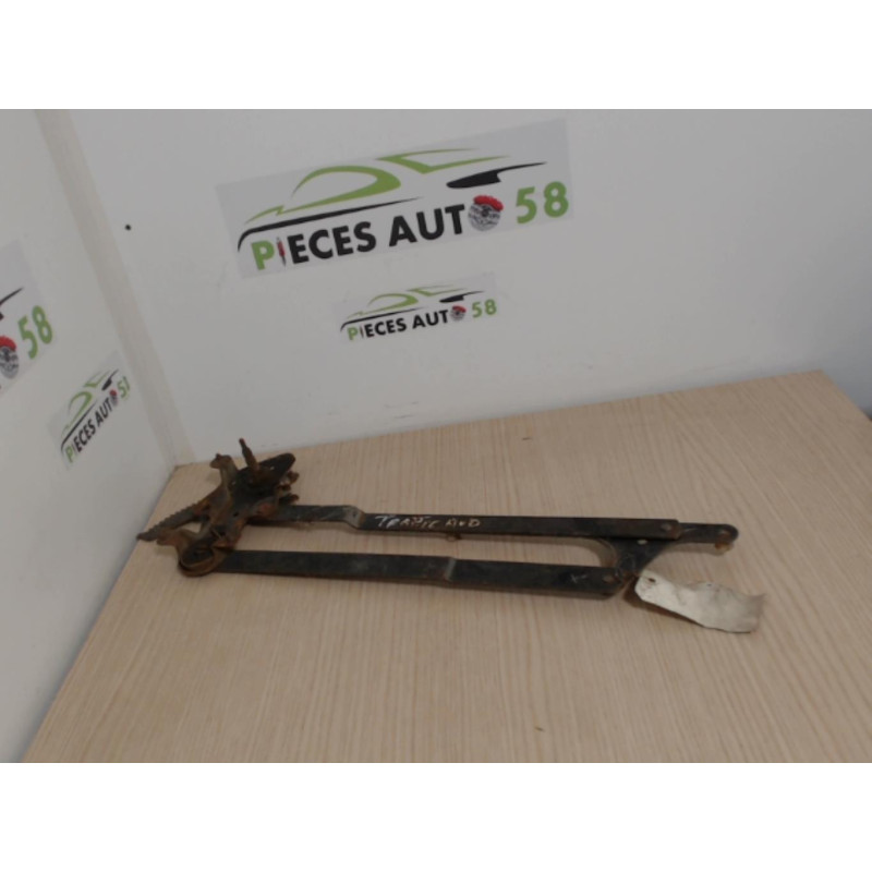 Leve vitre mecanique avant droit RENAULT TRAFIC 1 PHASE 1 d’occasion