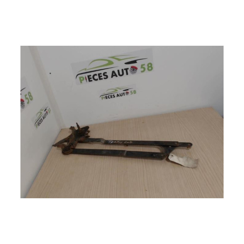 Leve vitre mecanique avant droit RENAULT TRAFIC 1 PHASE 1 d’occasion