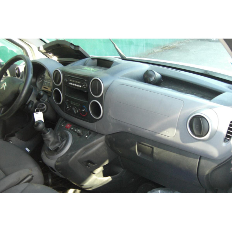 Leve vitre electrique avant droit CITROEN BERLINGO 2 PHASE 3 d’occasion