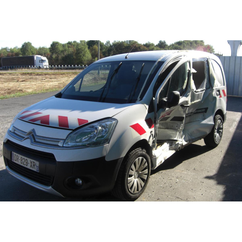 Leve vitre electrique avant droit CITROEN BERLINGO 2 PHASE 3 d’occasion
