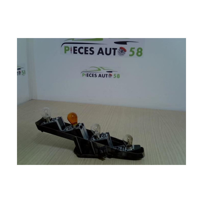 Platine feu arriere gauche RENAULT  d’occasion