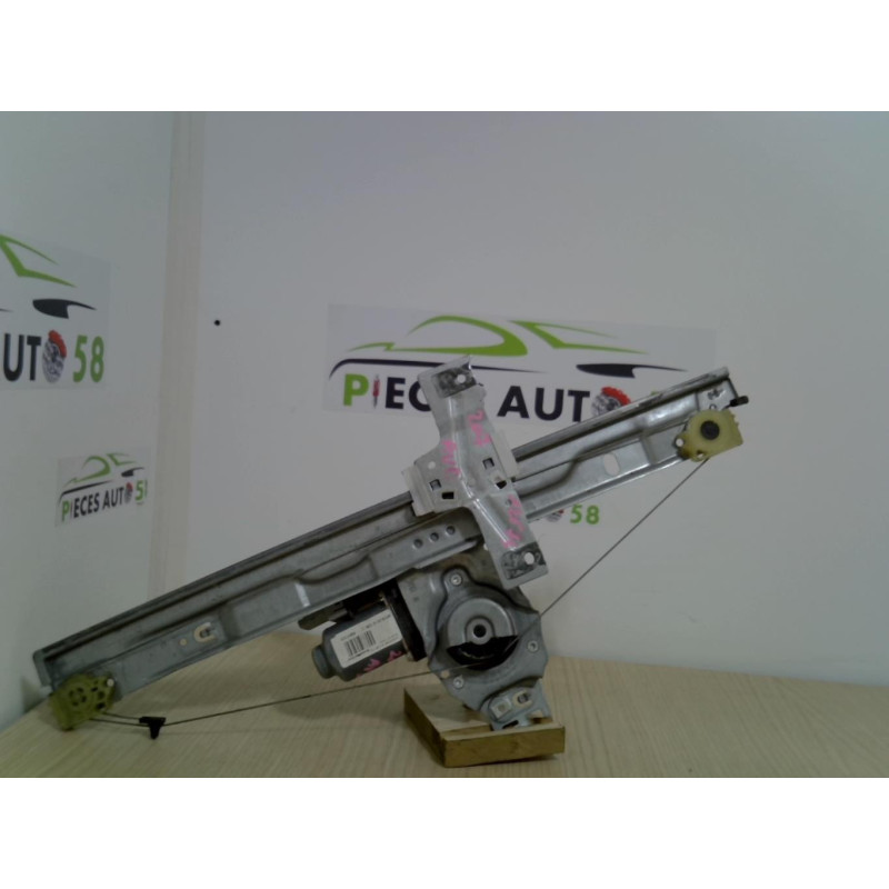 Leve vitre electrique avant droit PEUGEOT 207 PHASE 1 BREAK d’occasion