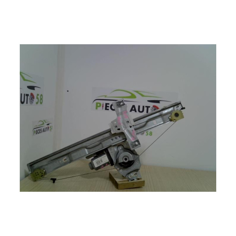 Leve vitre electrique avant droit PEUGEOT 207 PHASE 1 BREAK d’occasion