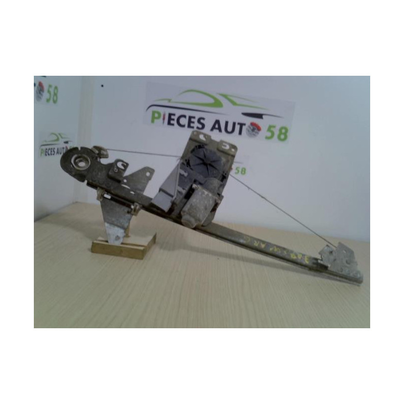 Leve vitre electrique arriere gauche PEUGEOT 307 PHASE 1 BREAK d’occasion