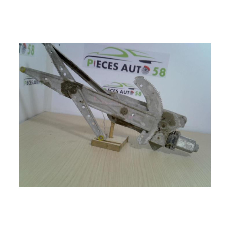 Leve vitre electrique avant droit RENAULT KANGOO 1 PHASE 2 d’occasion