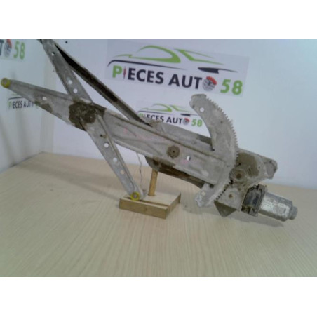 Leve vitre electrique avant droit RENAULT KANGOO 1 PHASE 2 d’occasion