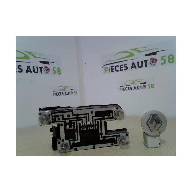 Platine feu arriere gauche RENAULT CLIO 1 PHASE 2 d’occasion