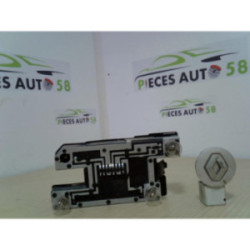 Platine feu arriere droit RENAULT CLIO 1 PHASE 2 d’occasion