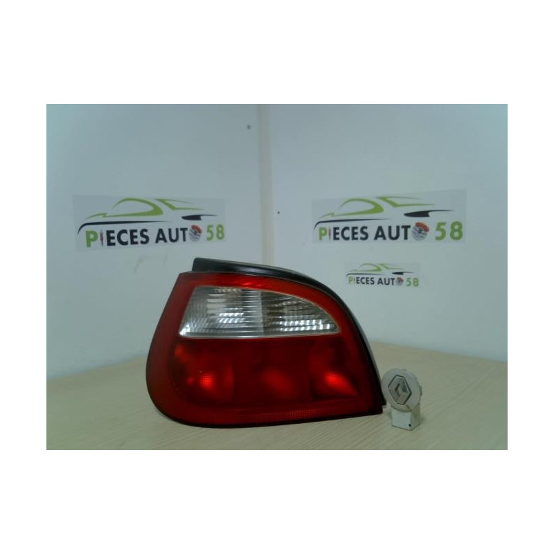 Feu arriere principal gauche (feux) RENAULT MEGANE 1 PHASE 2 d’occasion
