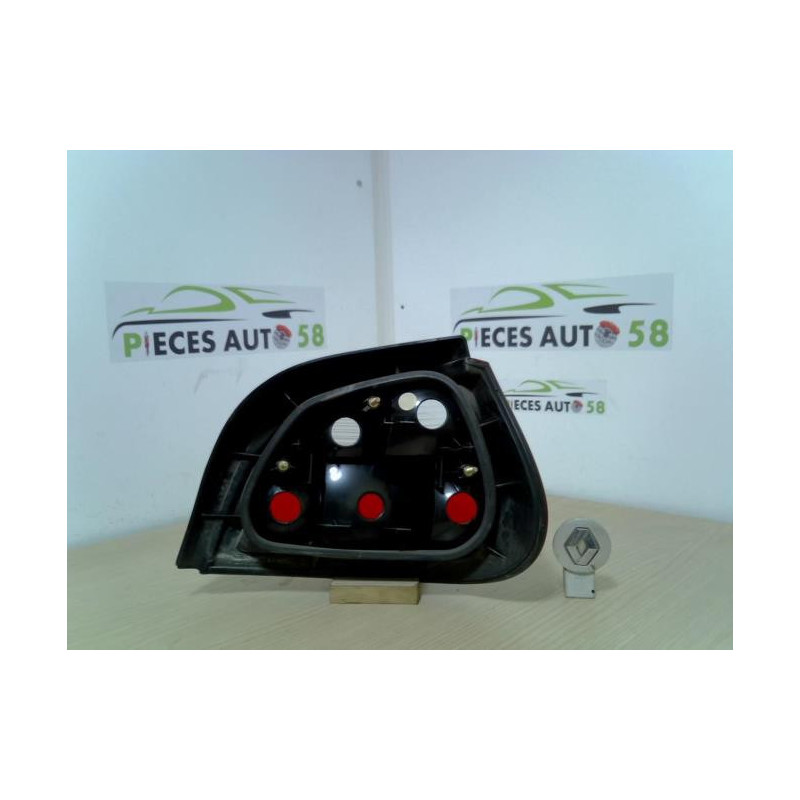 Feu arriere principal gauche (feux) RENAULT MEGANE 1 PHASE 2 d’occasion