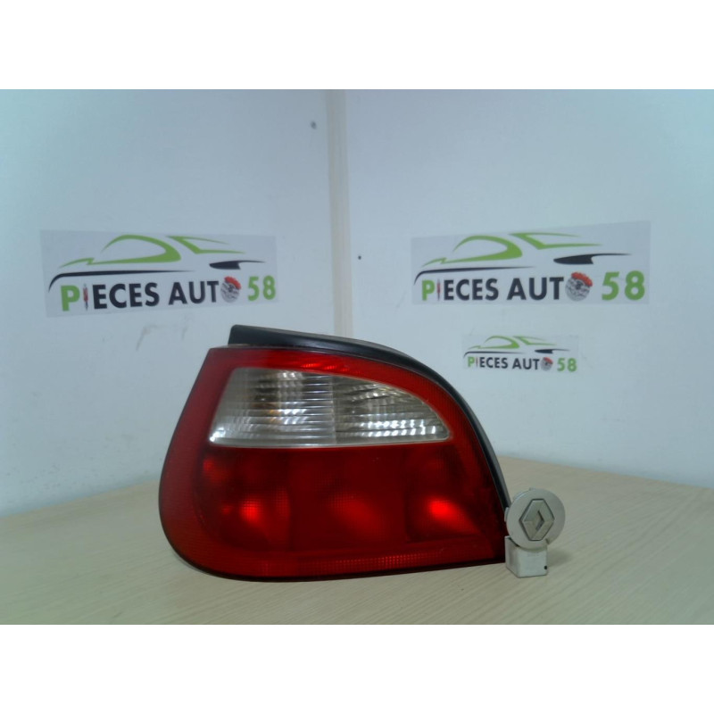 Feu arriere principal gauche (feux) RENAULT MEGANE 1 PHASE 2 d’occasion