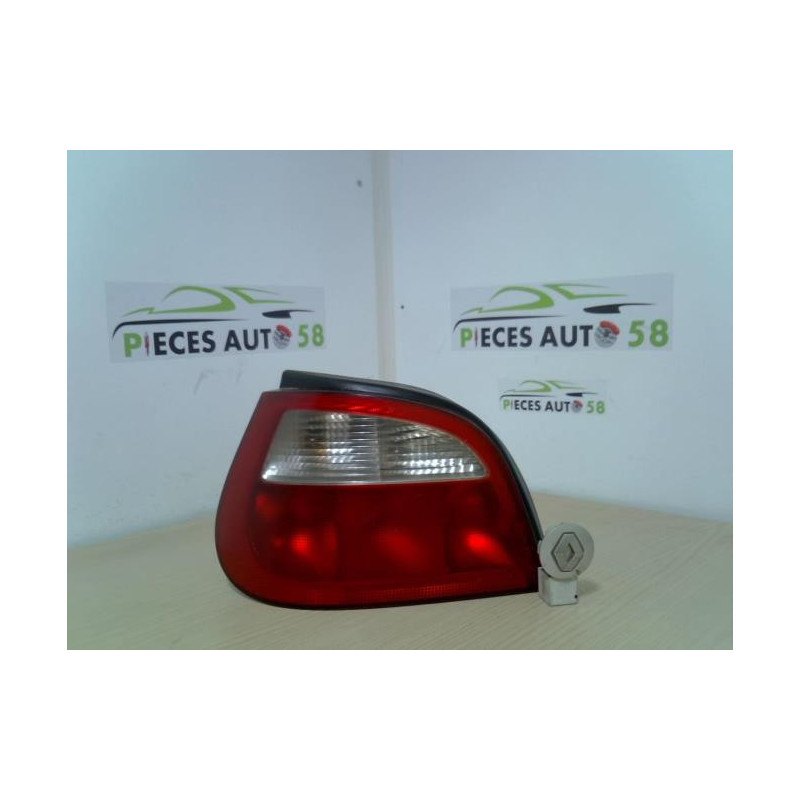 Feu arriere principal gauche (feux) RENAULT MEGANE 1 PHASE 2 d’occasion