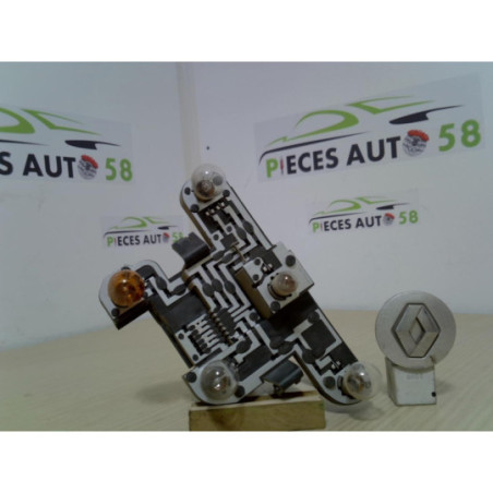 Platine feu arriere gauche RENAULT MEGANE 1 PHASE 2 d’occasion