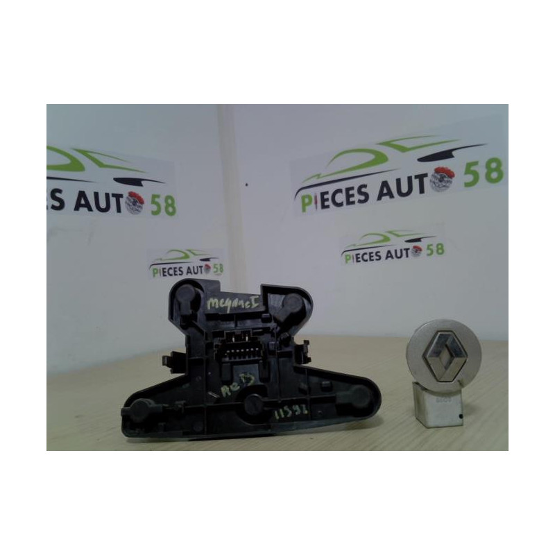Platine feu arriere gauche RENAULT MEGANE 1 PHASE 2 d’occasion