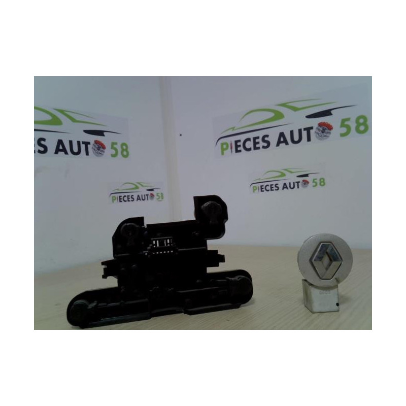 Platine feu arriere droit RENAULT MEGANE 1 PHASE 2 d’occasion