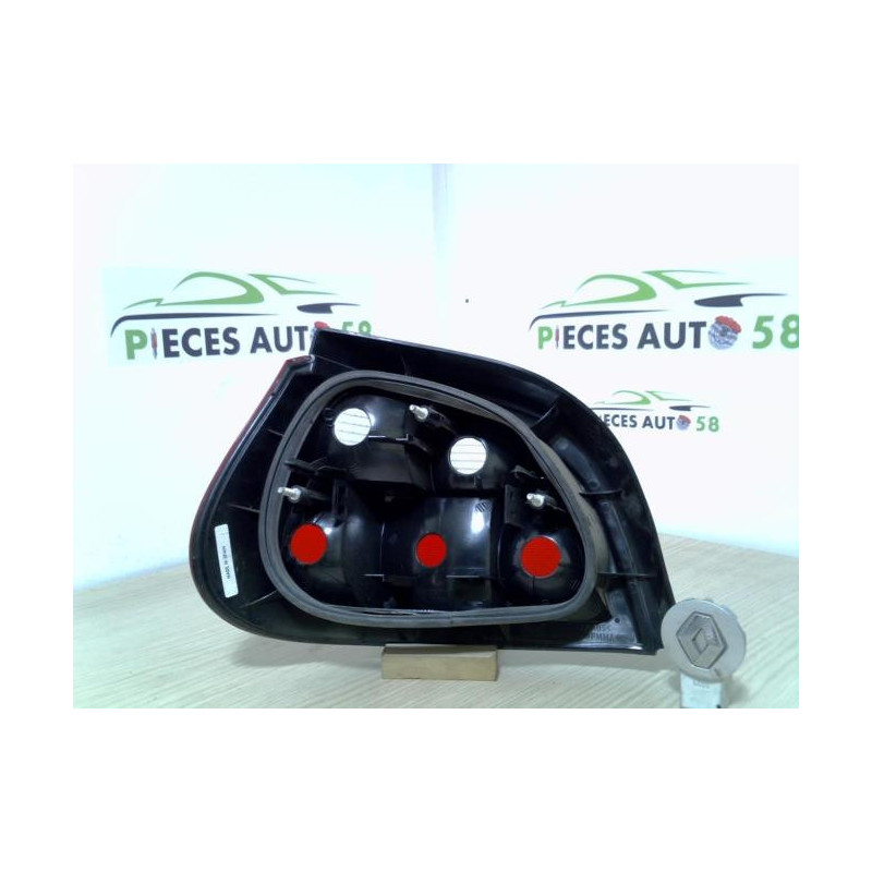 Feu arriere principal droit (feux) RENAULT MEGANE 1 PHASE 2 d’occasion